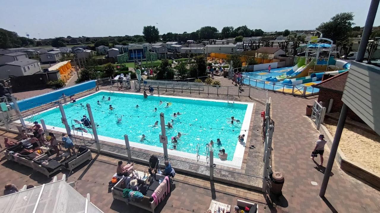 Olympic Holiday Caravan Hotel Selsey Exterior photo